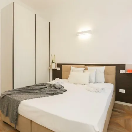 The Rent - Modern Near Bocconi Milan