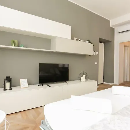 The Rent - Modern Near Bocconi *